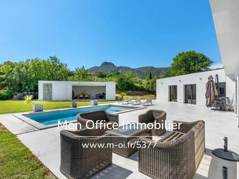 Maison Aubagne - 3 chambres - 160m²