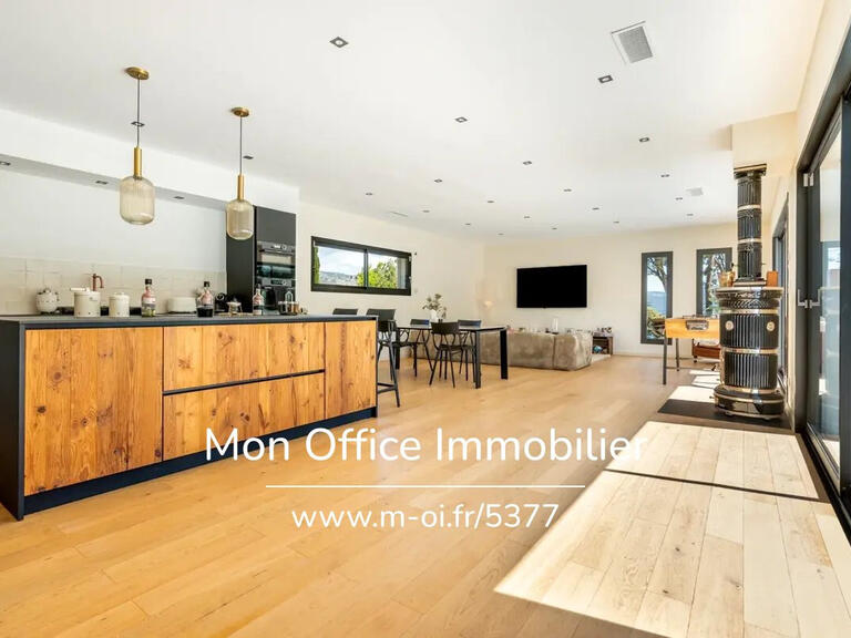 Maison Aubagne - 3 chambres - 160m²