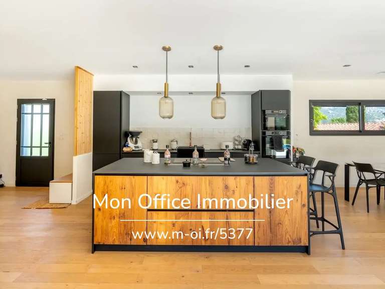 House Aubagne - 3 bedrooms - 160m²