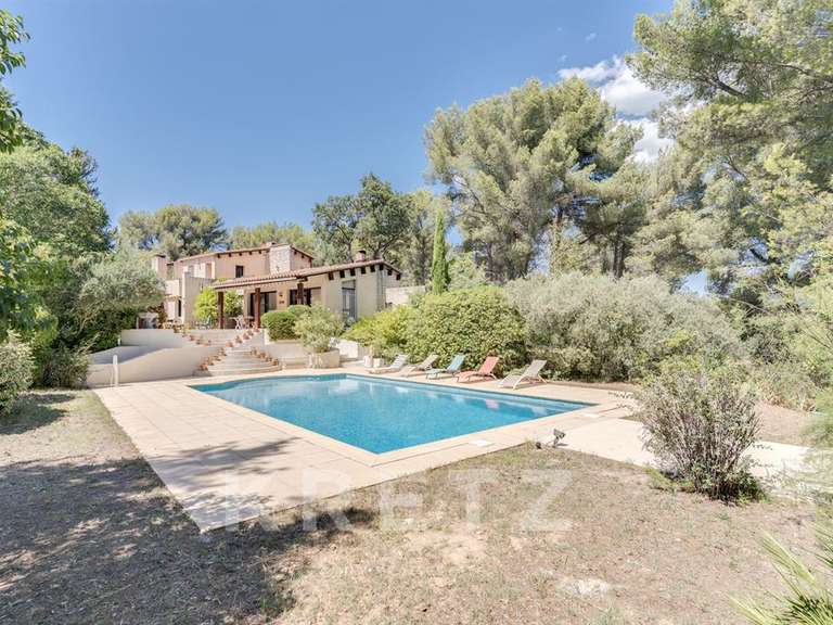 House Aubagne - 5 bedrooms - 300m²