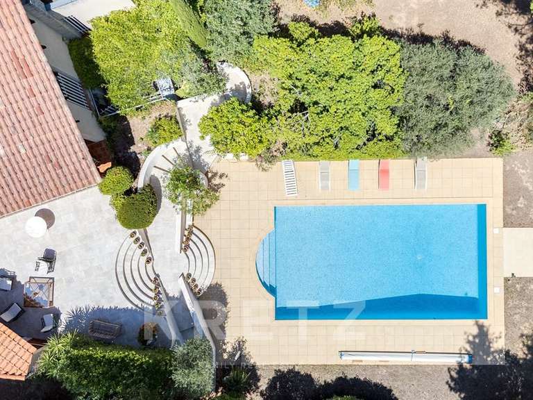 House Aubagne - 5 bedrooms - 300m²