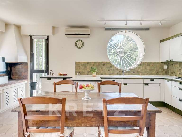 House Aubagne - 5 bedrooms - 300m²