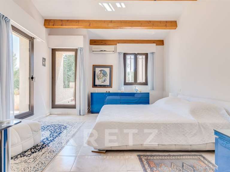 House Aubagne - 5 bedrooms - 300m²