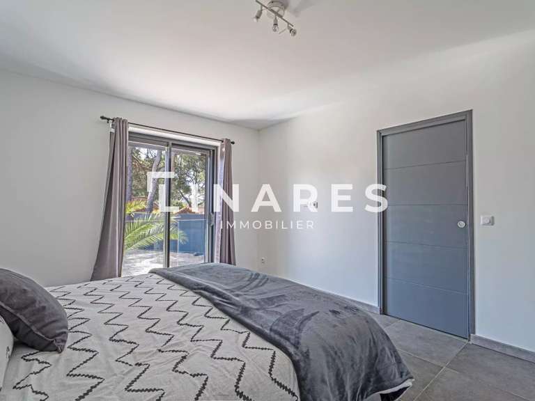 Maison Aubagne - 4 chambres - 180m²