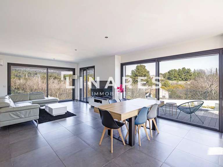 Maison Aubagne - 4 chambres - 180m²