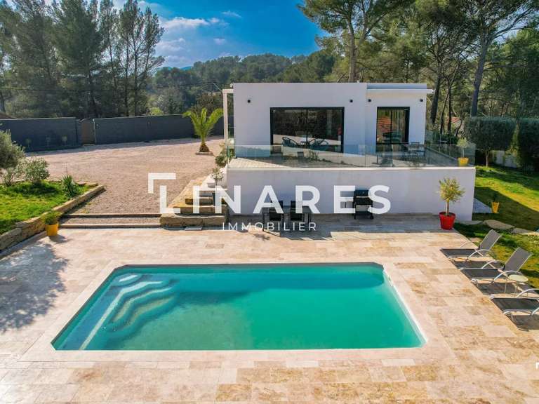 Maison Aubagne - 4 chambres - 180m²