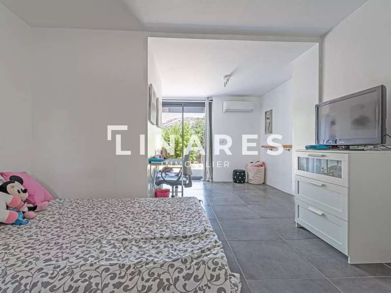 Maison Aubagne - 4 chambres - 180m²