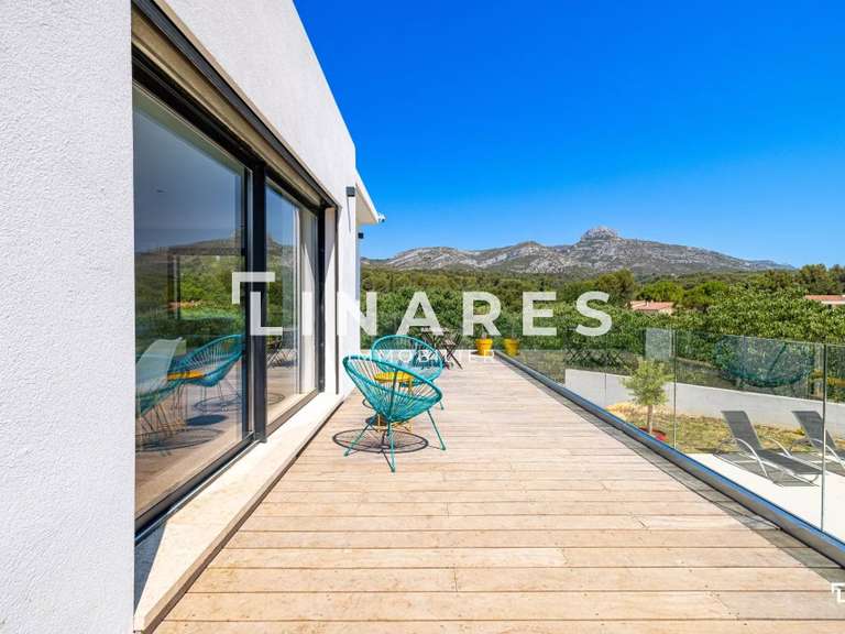 Maison Aubagne - 4 chambres - 180m²