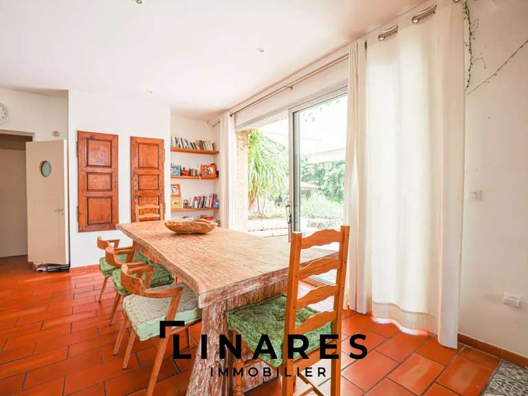 House Aubagne - 6 bedrooms - 340m²