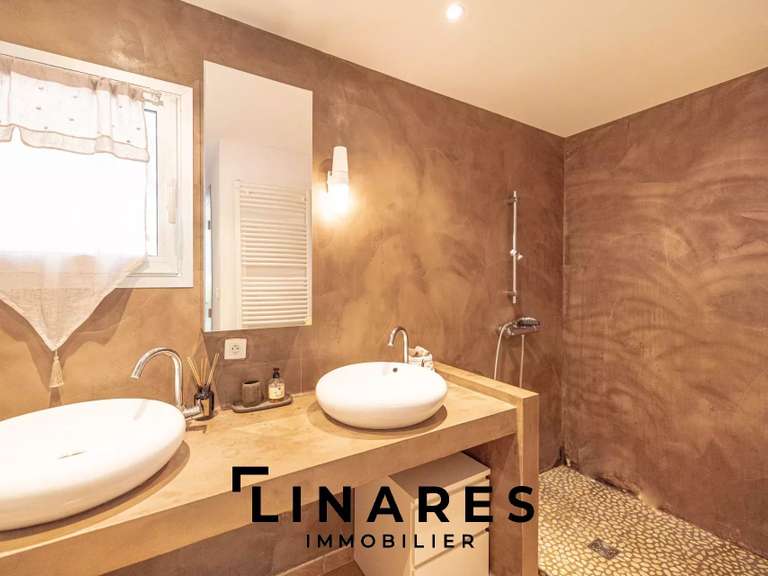 House Aubagne - 6 bedrooms - 340m²