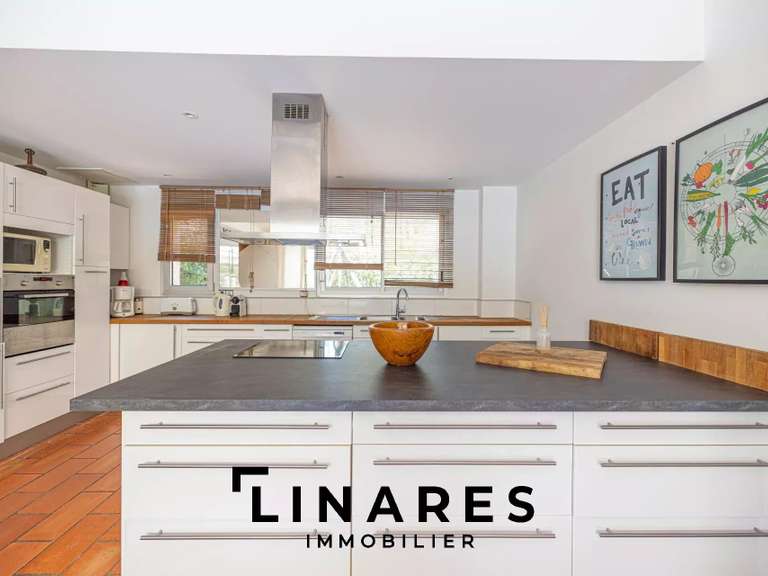 House Aubagne - 6 bedrooms - 340m²