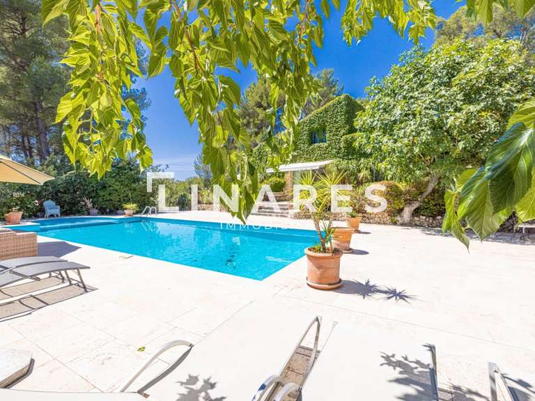 House Aubagne - 6 bedrooms - 340m²