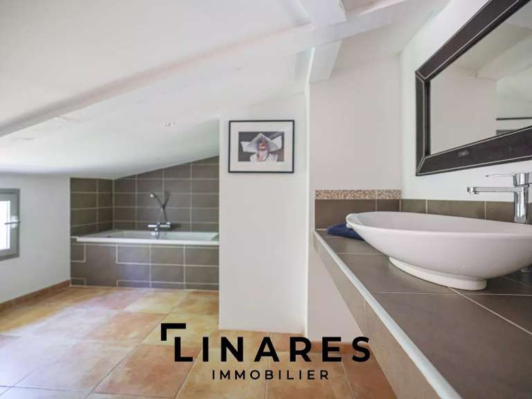 House Aubagne - 6 bedrooms - 340m²