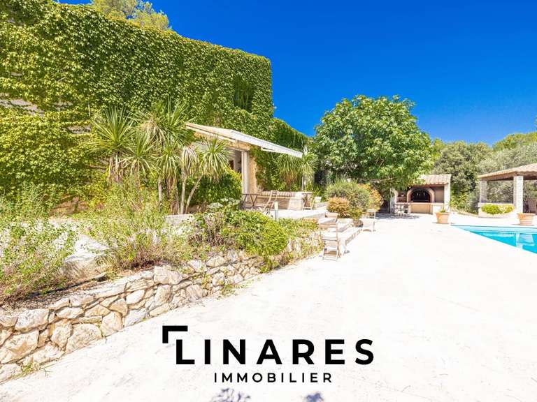House Aubagne - 6 bedrooms - 340m²
