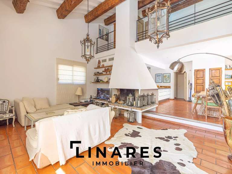 House Aubagne - 6 bedrooms - 340m²