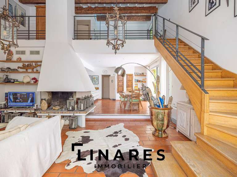 House Aubagne - 6 bedrooms - 340m²