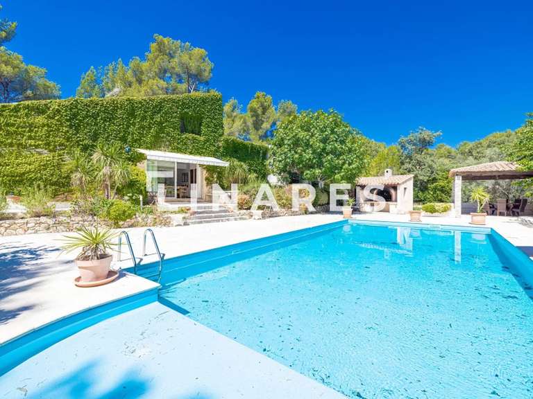 House Aubagne - 6 bedrooms - 340m²