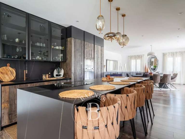 House Aubagne - 4 bedrooms - 250m²