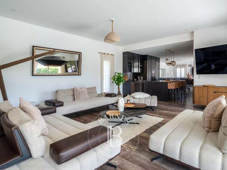 House Aubagne - 4 bedrooms - 250m²