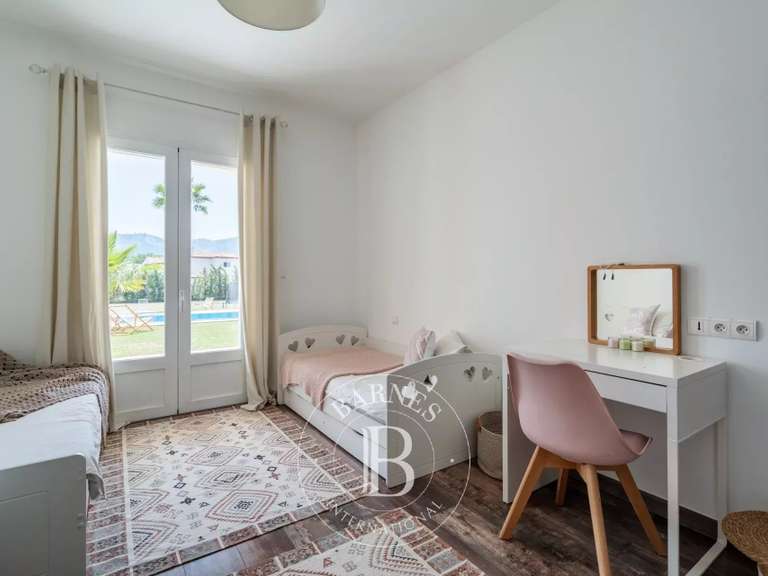 House Aubagne - 4 bedrooms - 250m²