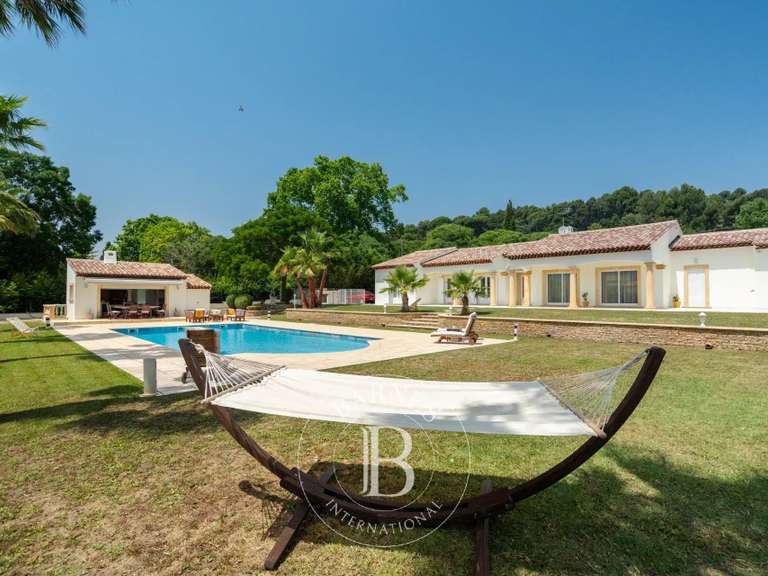 House Aubagne - 4 bedrooms - 250m²