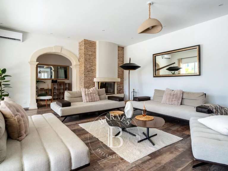 House Aubagne - 4 bedrooms - 250m²