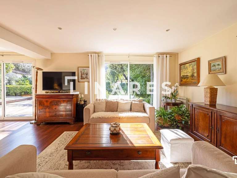 Maison Aubagne - 3 chambres - 142m²