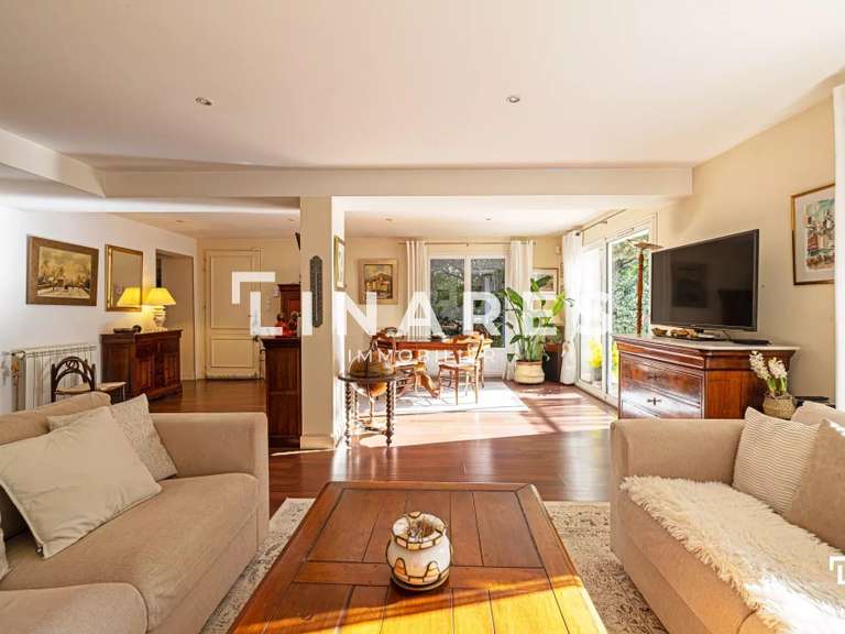 Maison Aubagne - 3 chambres - 142m²