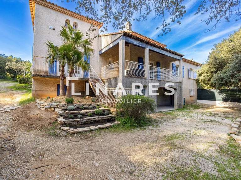 Maison Aubagne - 4 chambres - 166m²