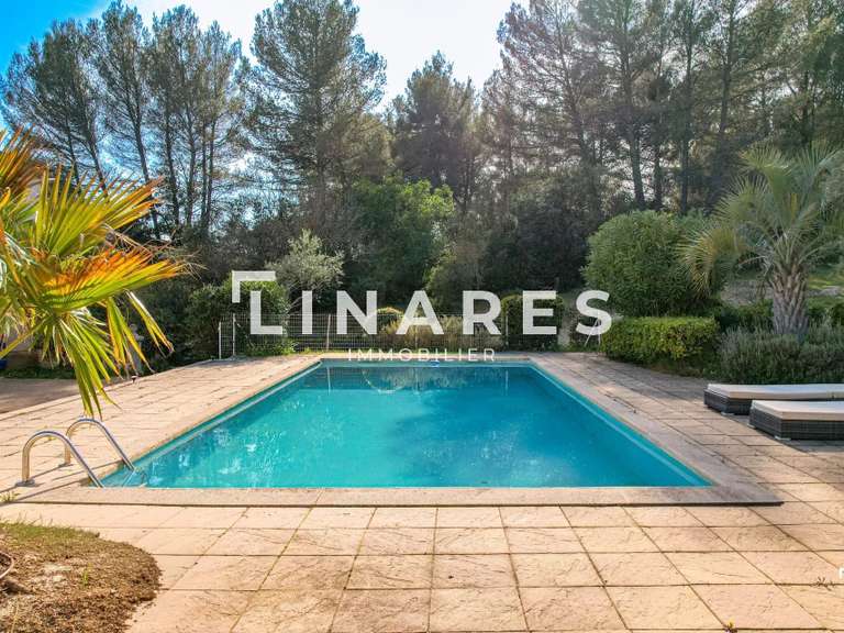 Maison Aubagne - 4 chambres - 166m²