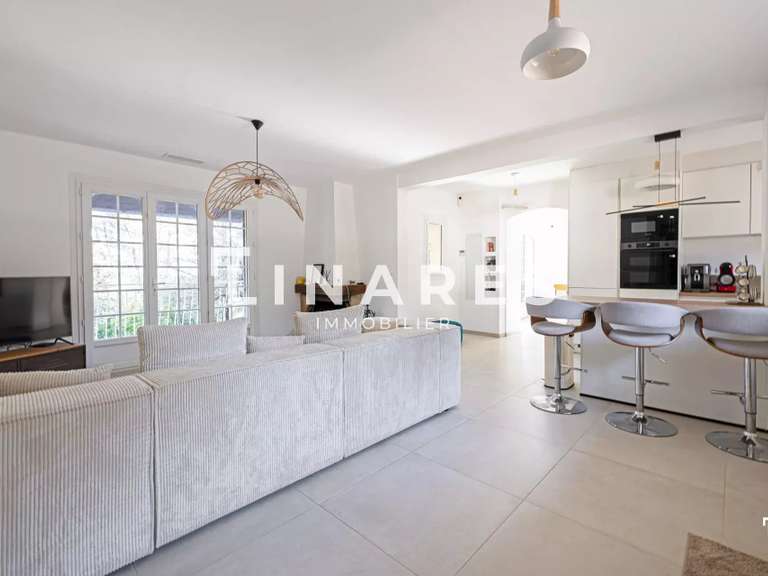 Maison Aubagne - 4 chambres - 166m²