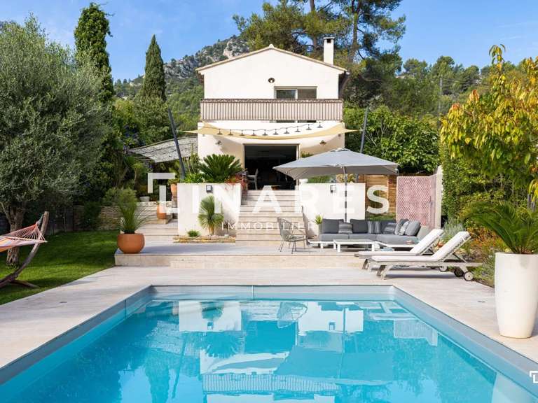 Maison Aubagne - 3 chambres - 127m²