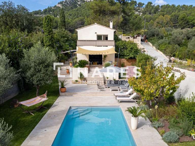 Maison Aubagne - 3 chambres - 127m²