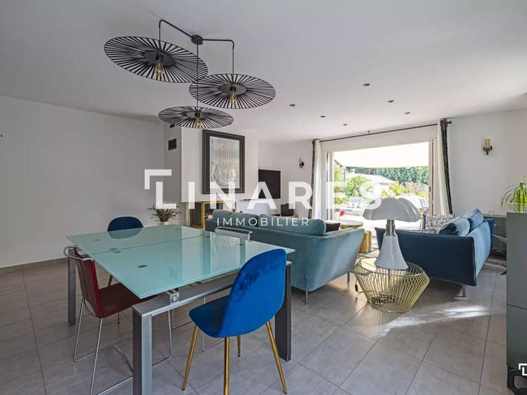 Maison Aubagne - 3 chambres - 127m²