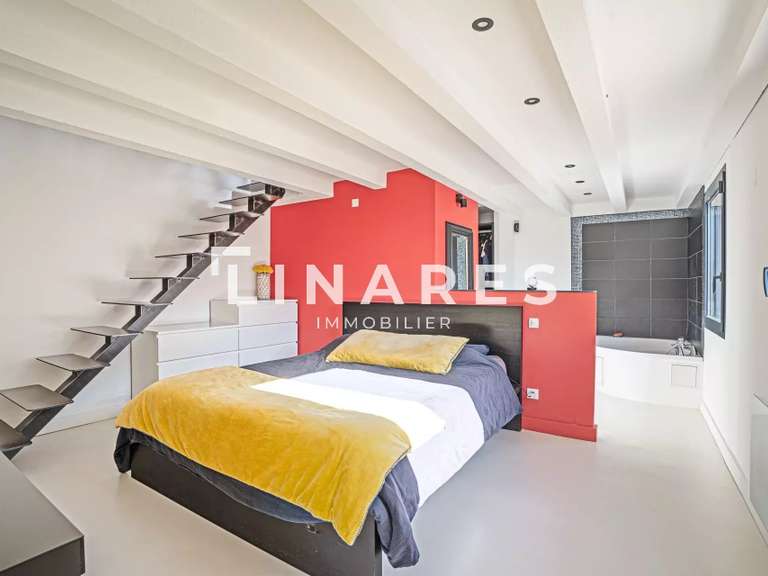 Maison Aubagne - 7 chambres - 305m²
