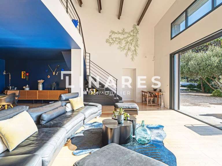 Maison Aubagne - 7 chambres - 305m²