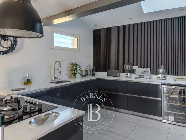 Maison Aubagne - 5 chambres - 185m²