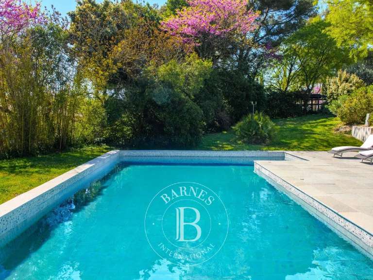 Maison Aubagne - 5 chambres - 185m²