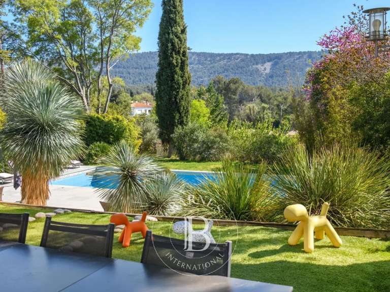 Maison Aubagne - 5 chambres - 185m²