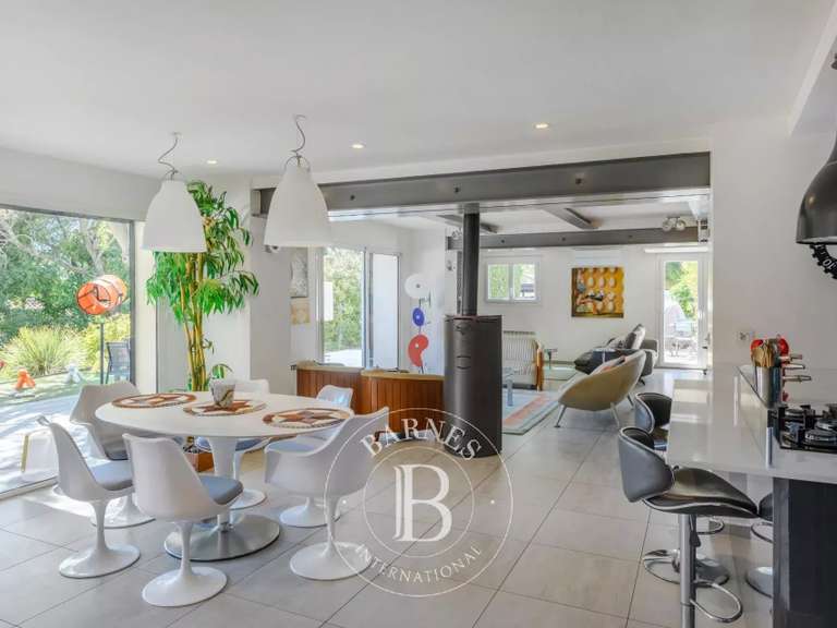 Maison Aubagne - 5 chambres - 185m²