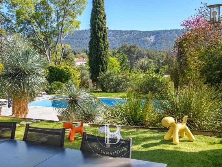 Maison Aubagne - 5 chambres - 185m²