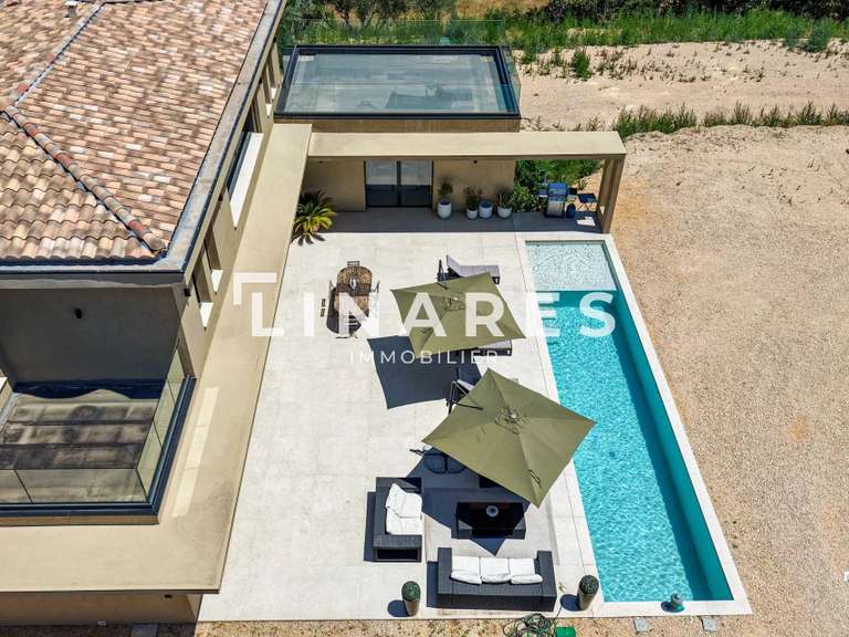 Maison Aubagne - 3 chambres - 240m²