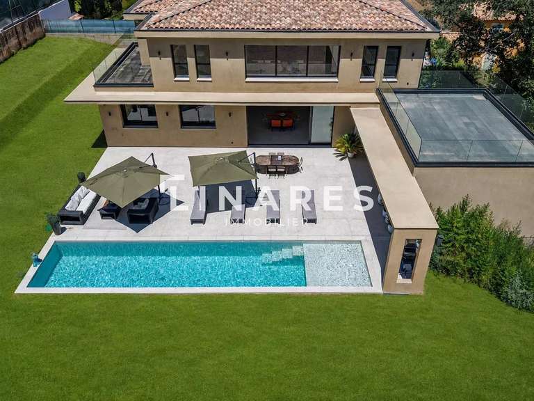 House Aubagne - 3 bedrooms - 240m²