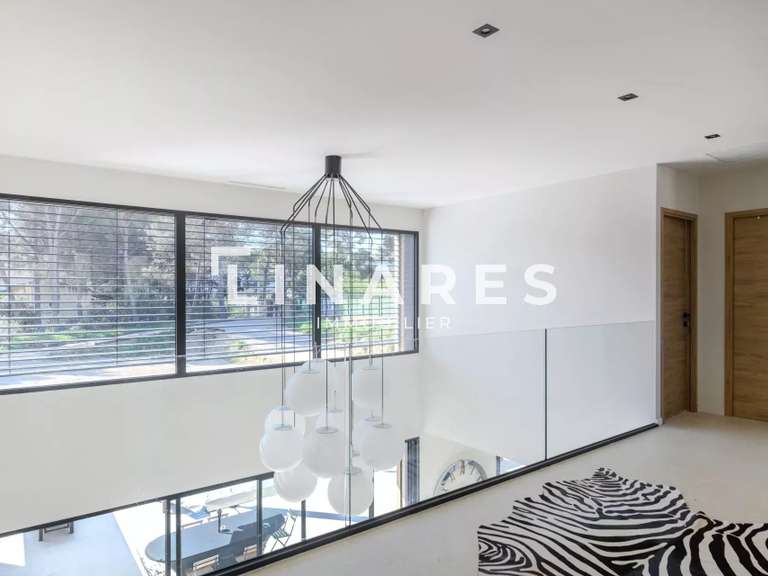 Maison Aubagne - 3 chambres - 240m²