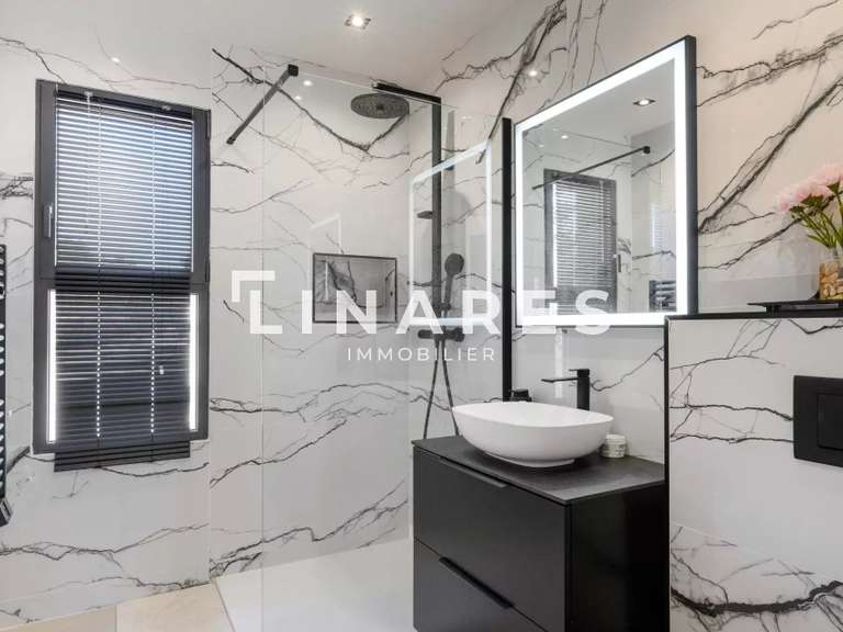 Maison Aubagne - 3 chambres - 240m²