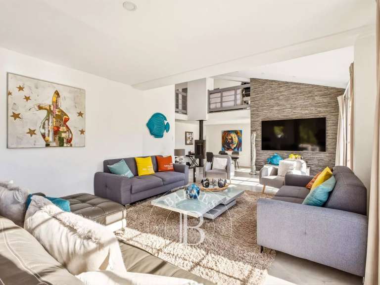 Maison Aubagne - 4 chambres - 230m²