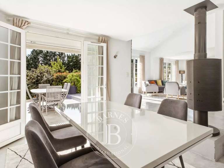 Maison Aubagne - 4 chambres - 230m²
