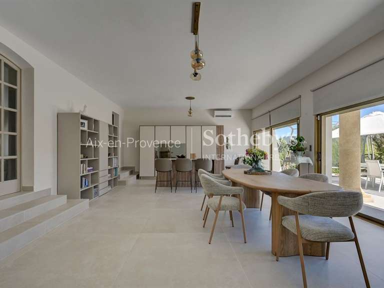 House Aubagne - 6 bedrooms - 385m²