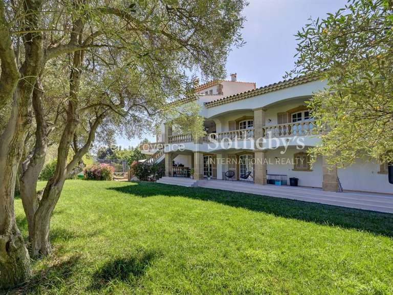 Maison Aubagne - 6 chambres - 385m²