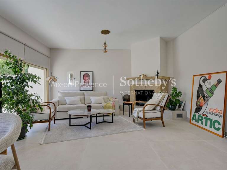 Maison Aubagne - 6 chambres - 385m²